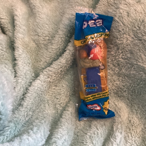 Lot of NEW in Packages 7 PEZ Candy & Dispensers - Picture 3 of 8